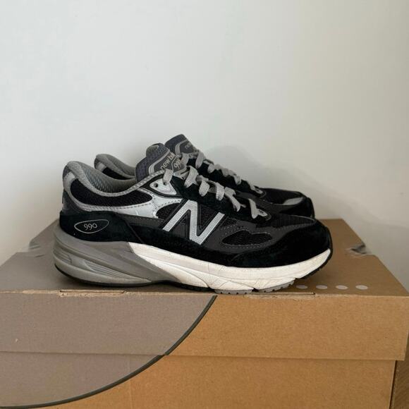New Balance 990 V6 Grey/Black Kids Sneakers - SZ 2 Y - Picture 2 of 15